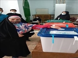 حضور مردم شهرستان پیشوا پای صندوق‌های اخذ رأی در نخستین ساعات برگزاری انتخابات