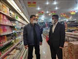 گزارش تصویری/ فرماندار پیشوا از یک فروشگاه عرضه مواد غذایی بازدید کرد/ پیگیری وضعیت تامین و توزیع کالاهای ضروری