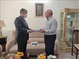 گرامیداشت هفته کتاب و‌ کتابخوانی در پیشوا/ دیدار فرماندار با نویسنده پیشکسوت «حاج حسن اصلانی»