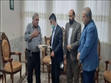 دیدار فرماندار با خانواده‌های شهدای اصناف در پیشوا